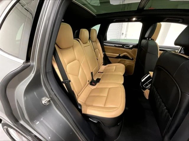 2016 Porsche 958 Cayenne - Image 16 of 31