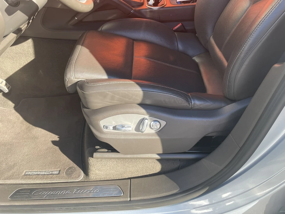 2016 Porsche 958 Cayenne Turbo - Image 16 of 21