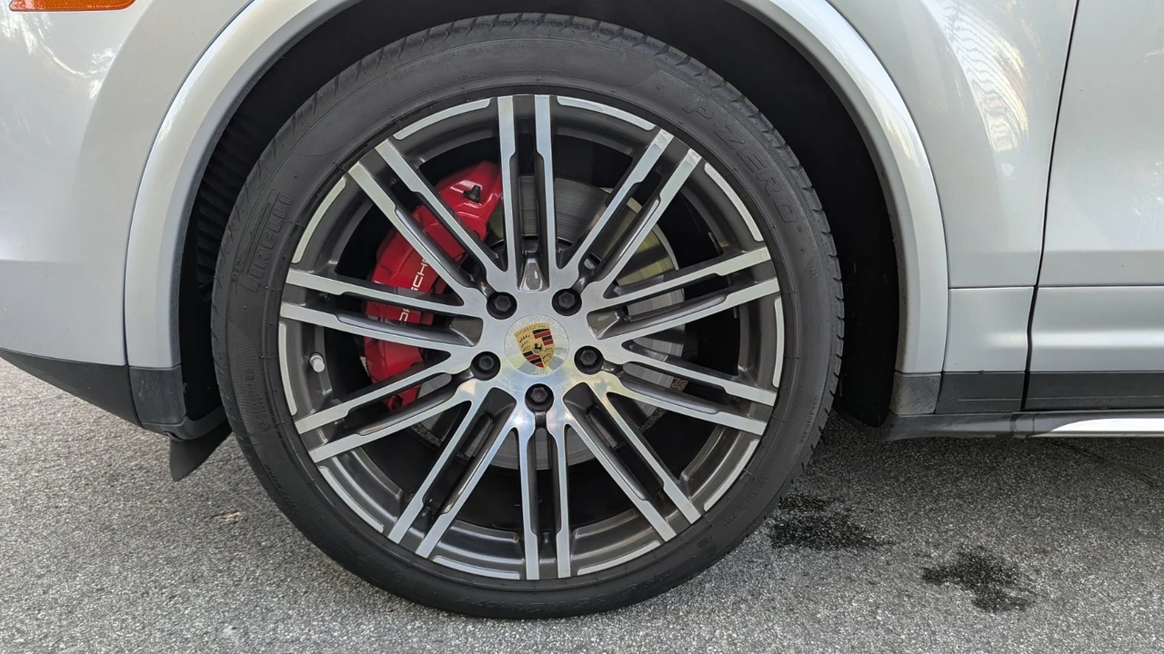 2016 Porsche 958 Cayenne Turbo - Image 10 of 21