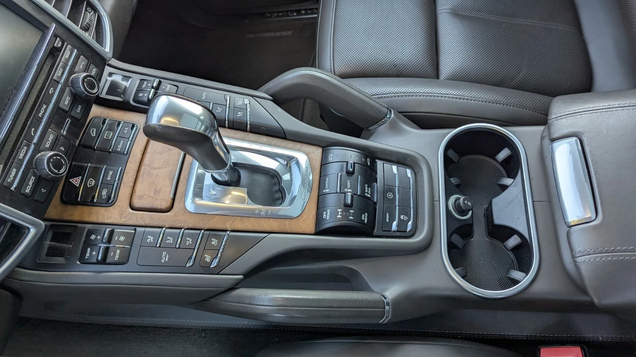 2016 Porsche 958 Cayenne Turbo - Image 17 of 21