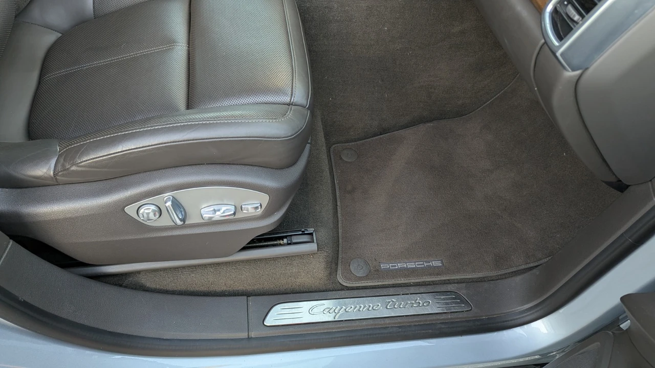 2016 Porsche 958 Cayenne Turbo - Image 20 of 21