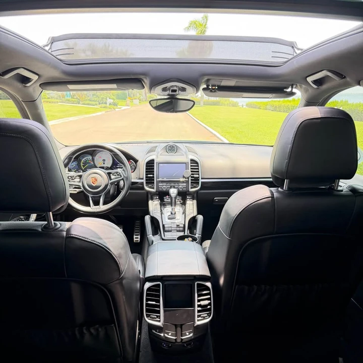 2016 Porsche 958 Cayenne - Image 11 of 20
