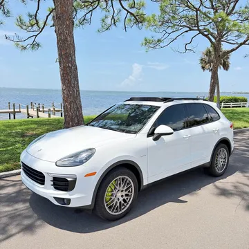 2016 Porsche Cayenne Turbo S E-Hybrid Sport Utility 4D