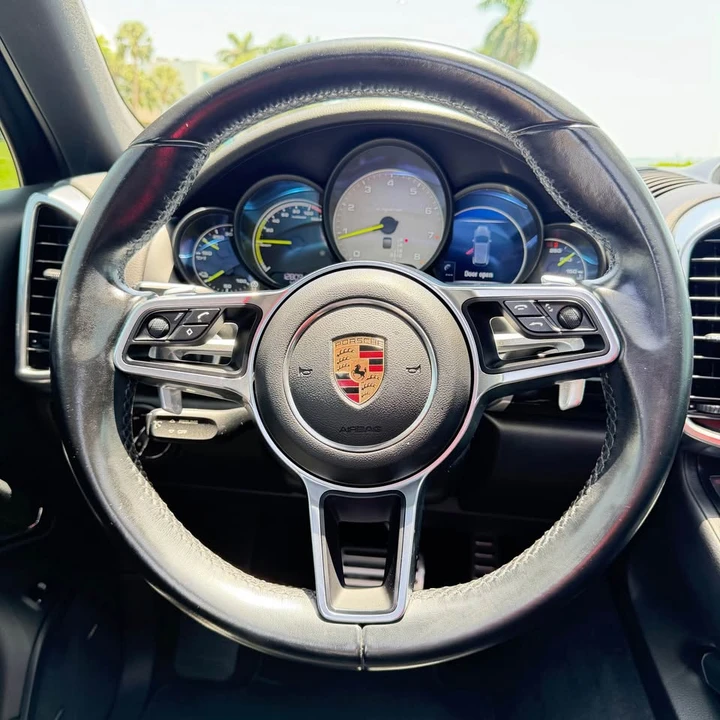 2016 Porsche 958 Cayenne - Image 17 of 20