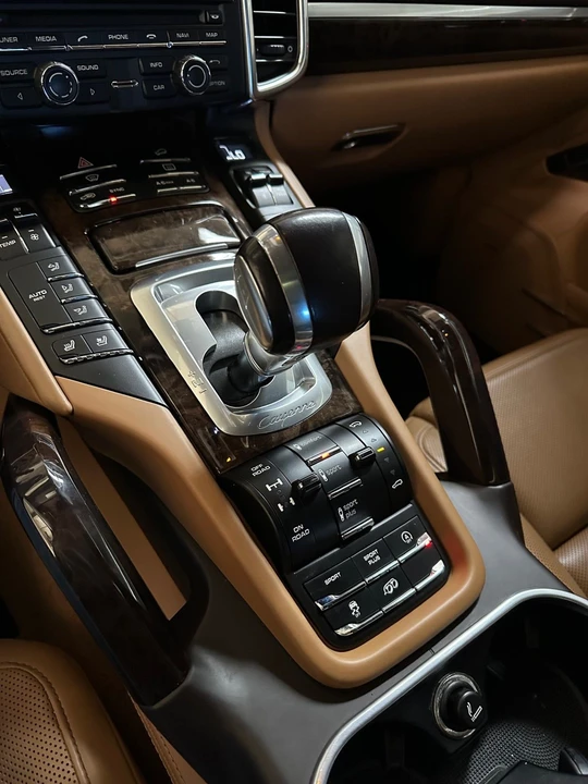 2016 Porsche 958 Cayenne Turbo S - Image 11 of 22