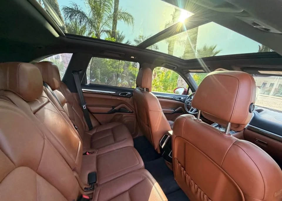 2016 Porsche 958 Cayenne Turbo S - Image 9 of 19