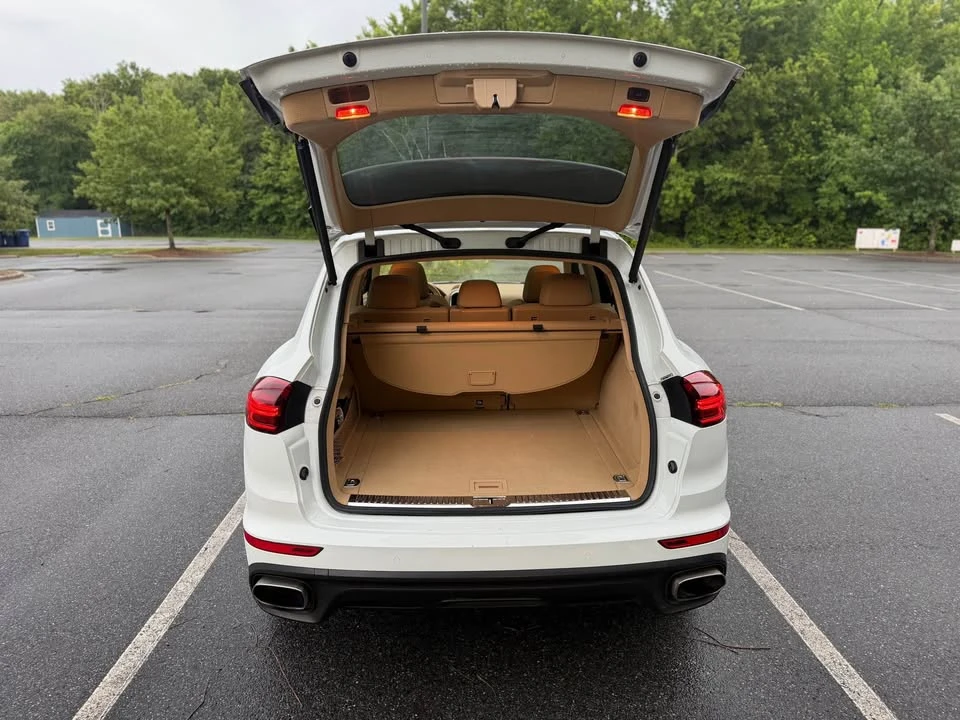2016 Porsche 958 Cayenne Turbo S - Image 9 of 20