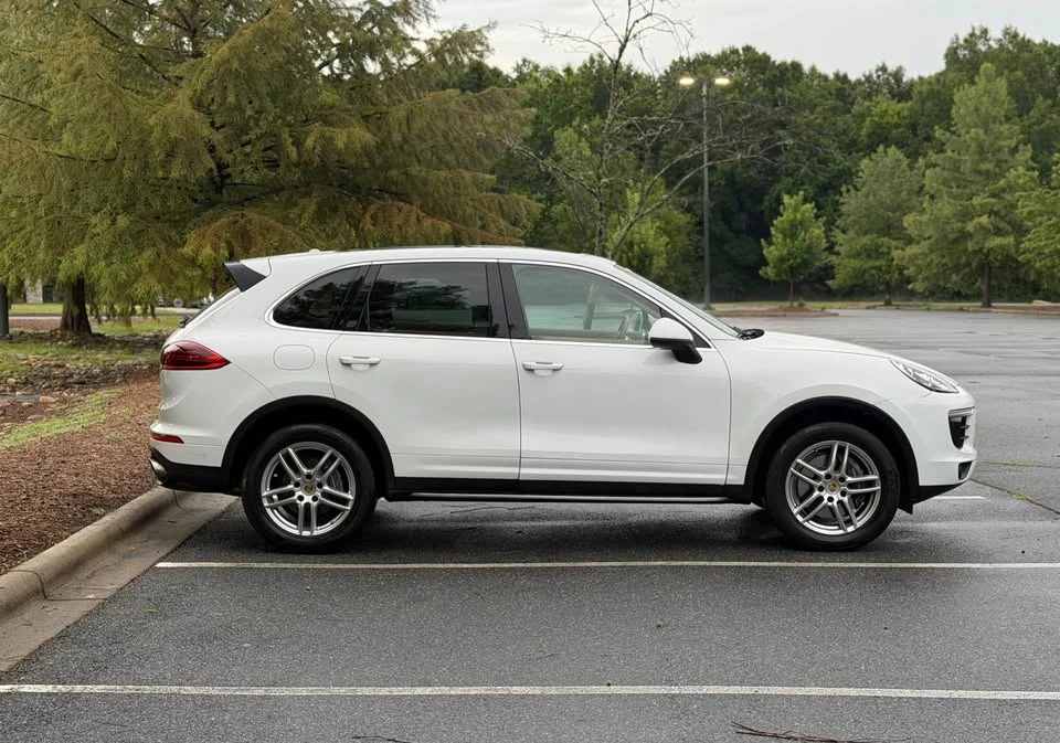 2016 Porsche 958 Cayenne Turbo S - Image 8 of 20