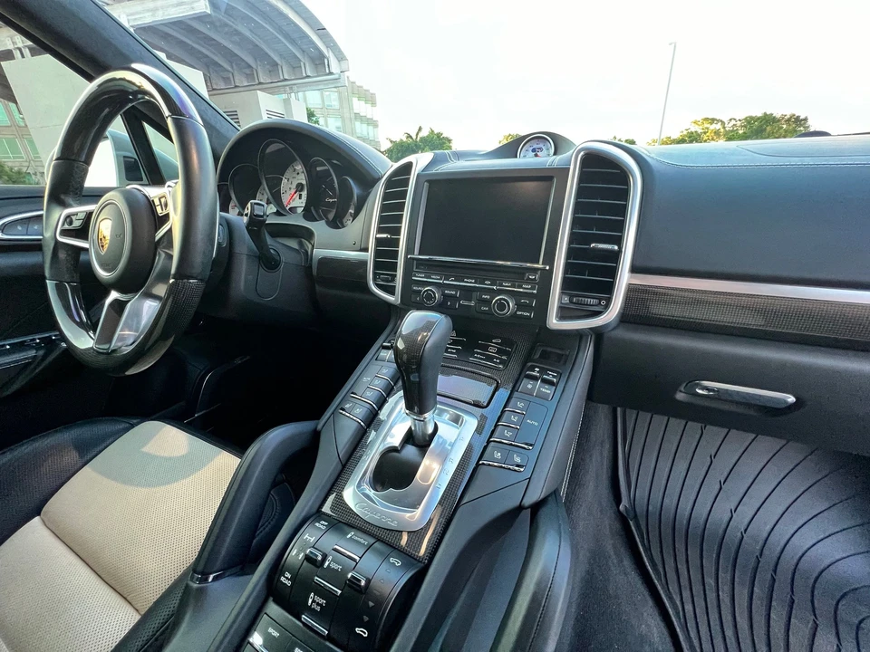 2016 Porsche 958 Cayenne Turbo S - Image 12 of 31