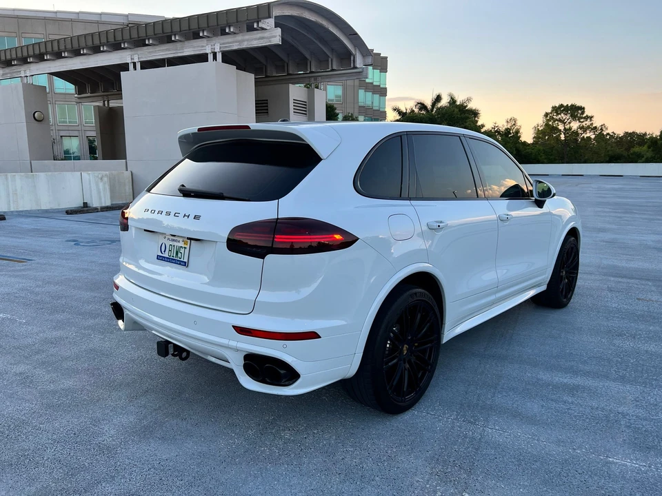 2016 Porsche 958 Cayenne Turbo S - Image 4 of 31