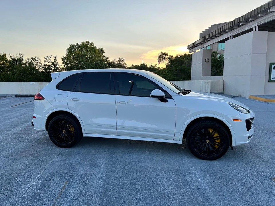 2016 Porsche 958 Cayenne Turbo S - Image 5 of 31