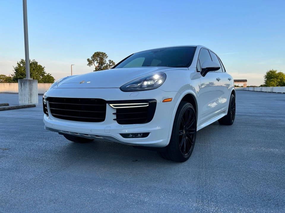 2016 Porsche 958 Cayenne Turbo S - Image 2 of 31