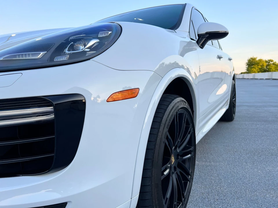 2016 Porsche 958 Cayenne Turbo S - Image 28 of 31