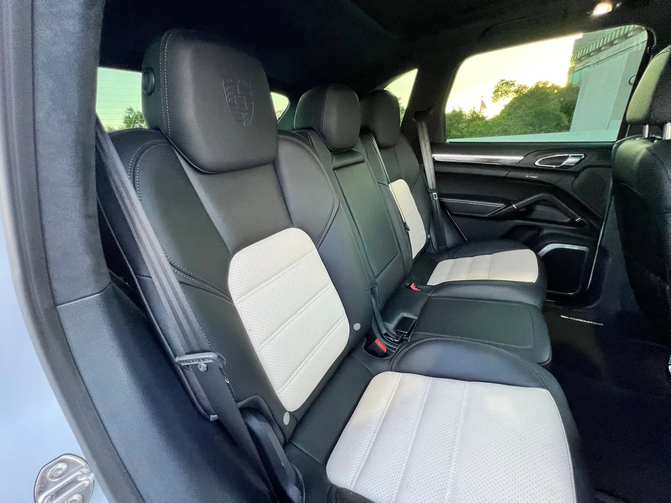 2016 Porsche 958 Cayenne Turbo S - Image 10 of 31