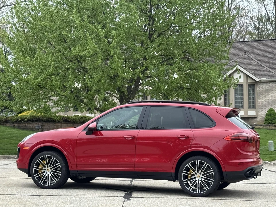 2016 Porsche 958 Cayenne Turbo S - Image 10 of 31
