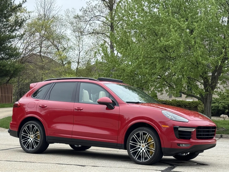 2016 Porsche 958 Cayenne Turbo S - Image 25 of 31