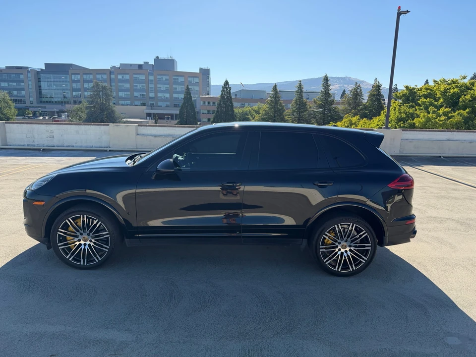 2016 Porsche 958 Cayenne Turbo S - Image 9 of 31