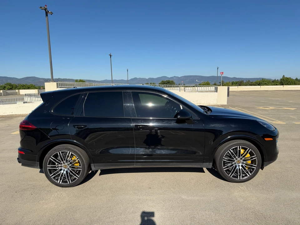 2016 Porsche 958 Cayenne Turbo S - Image 30 of 31
