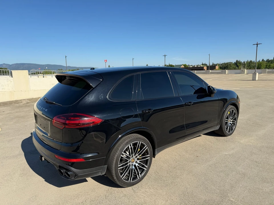 2016 Porsche 958 Cayenne Turbo S - Image 25 of 31