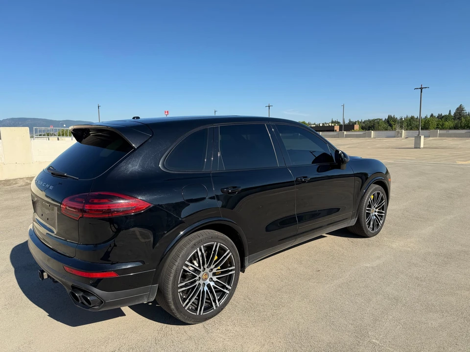 2016 Porsche 958 Cayenne Turbo S - Image 24 of 31