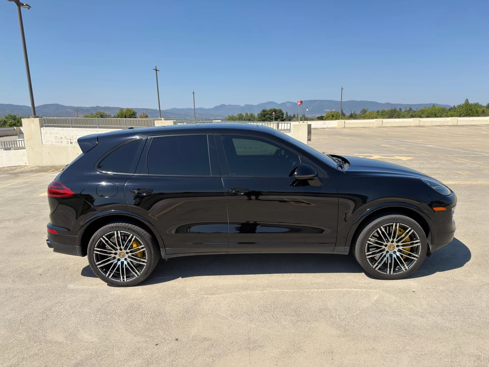 2016 Porsche 958 Cayenne Turbo S - Image 25 of 31