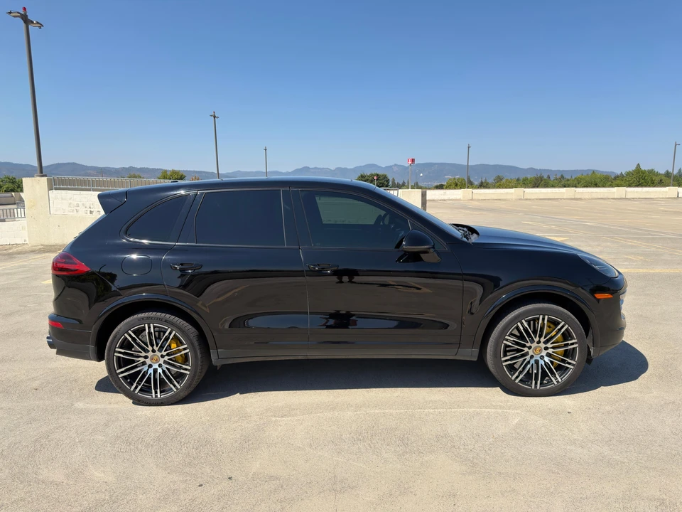 2016 Porsche 958 Cayenne Turbo S - Image 24 of 31