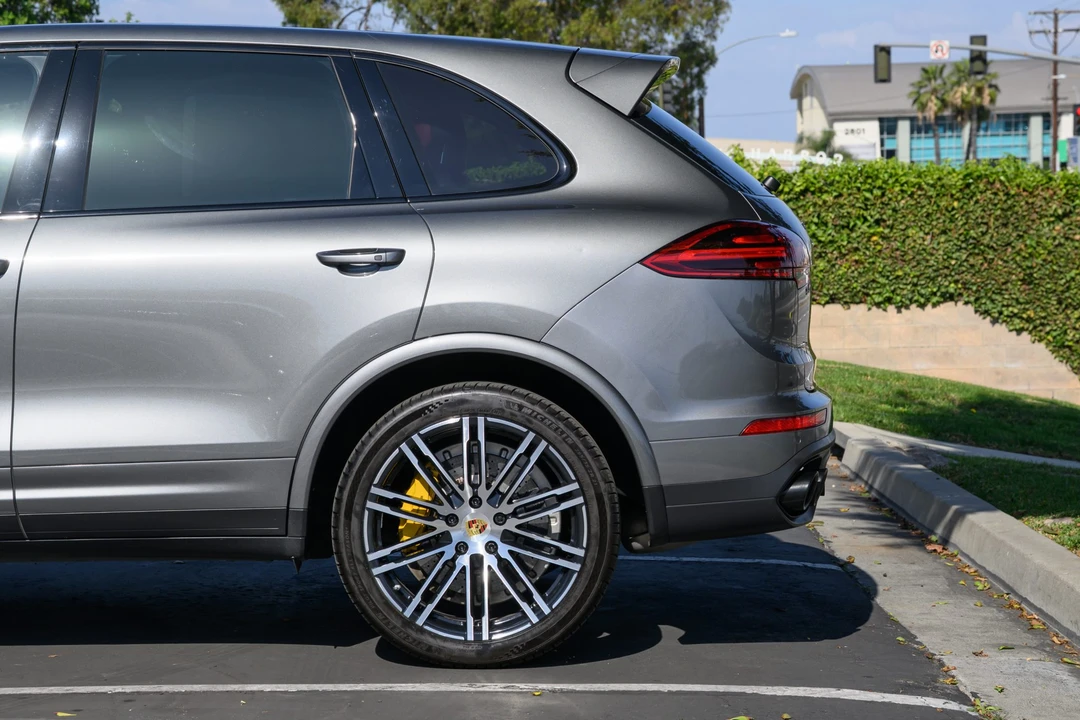 2016 Porsche 958 Cayenne Turbo - Image 22 of 31