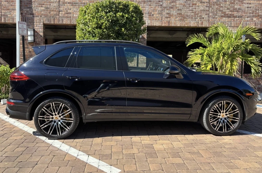 2016 Porsche 958 Cayenne Turbo S - Image 16 of 31