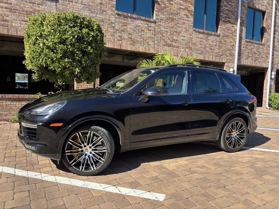2016 Porsche 958 Cayenne Turbo S - Image 6 of 31