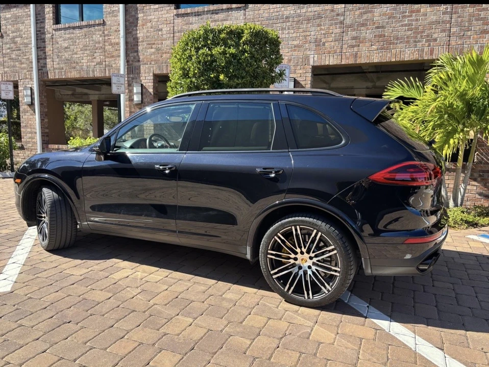 2016 Porsche 958 Cayenne Turbo S - Image 8 of 31