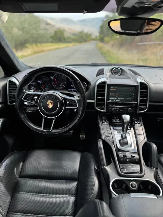 2016 Porsche 958 Cayenne Turbo - Image 6 of 14