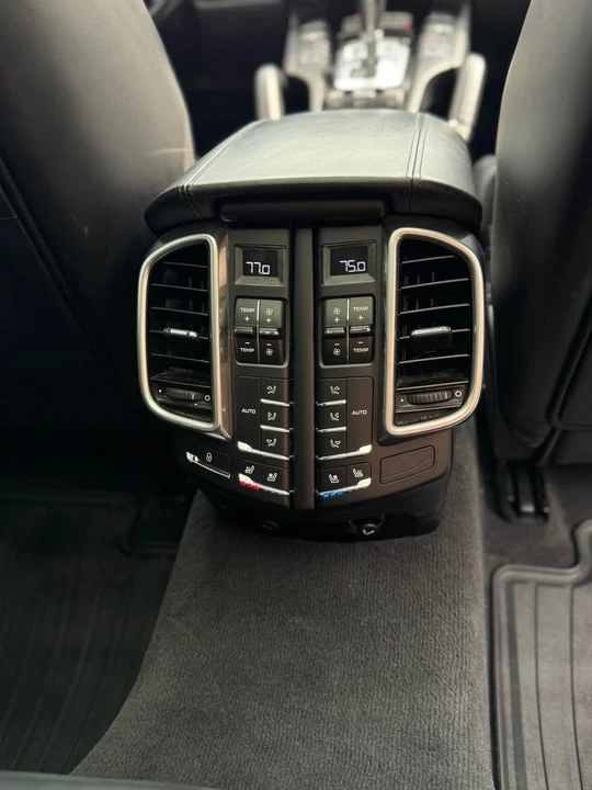 2016 Porsche 958 Cayenne Turbo - Image 9 of 14
