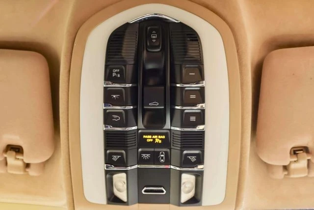 2016 Porsche 958 Cayenne Turbo - Image 25 of 31