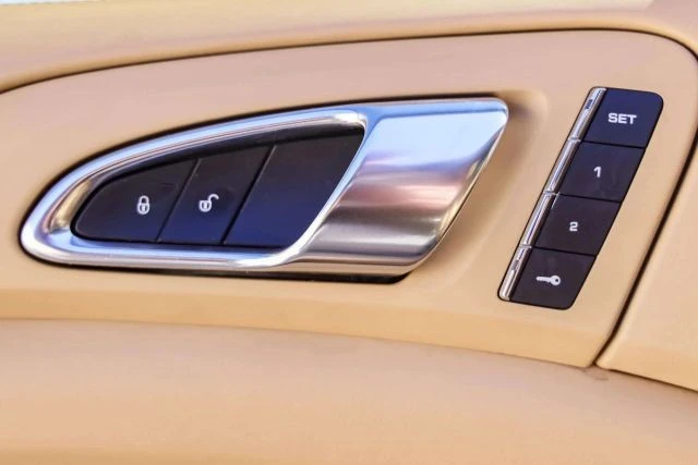 2016 Porsche 958 Cayenne Turbo - Image 15 of 31