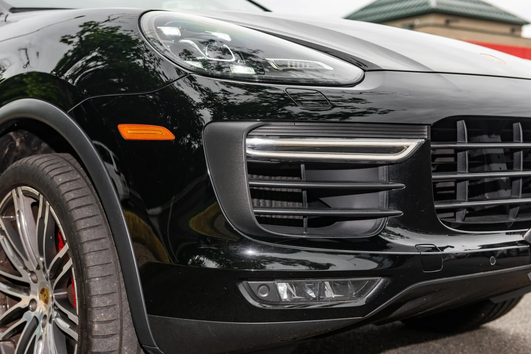 2016 Porsche 958 Cayenne Turbo - Image 10 of 31