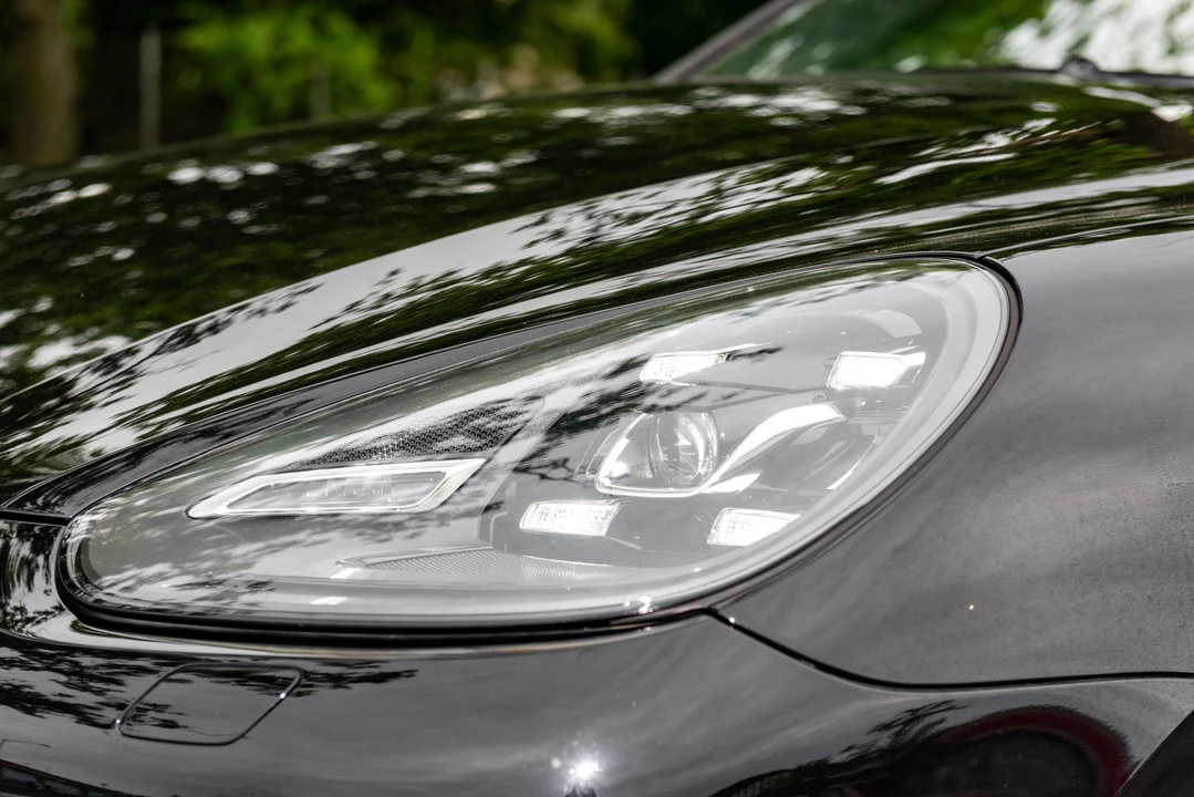 2016 Porsche 958 Cayenne Turbo - Image 13 of 31