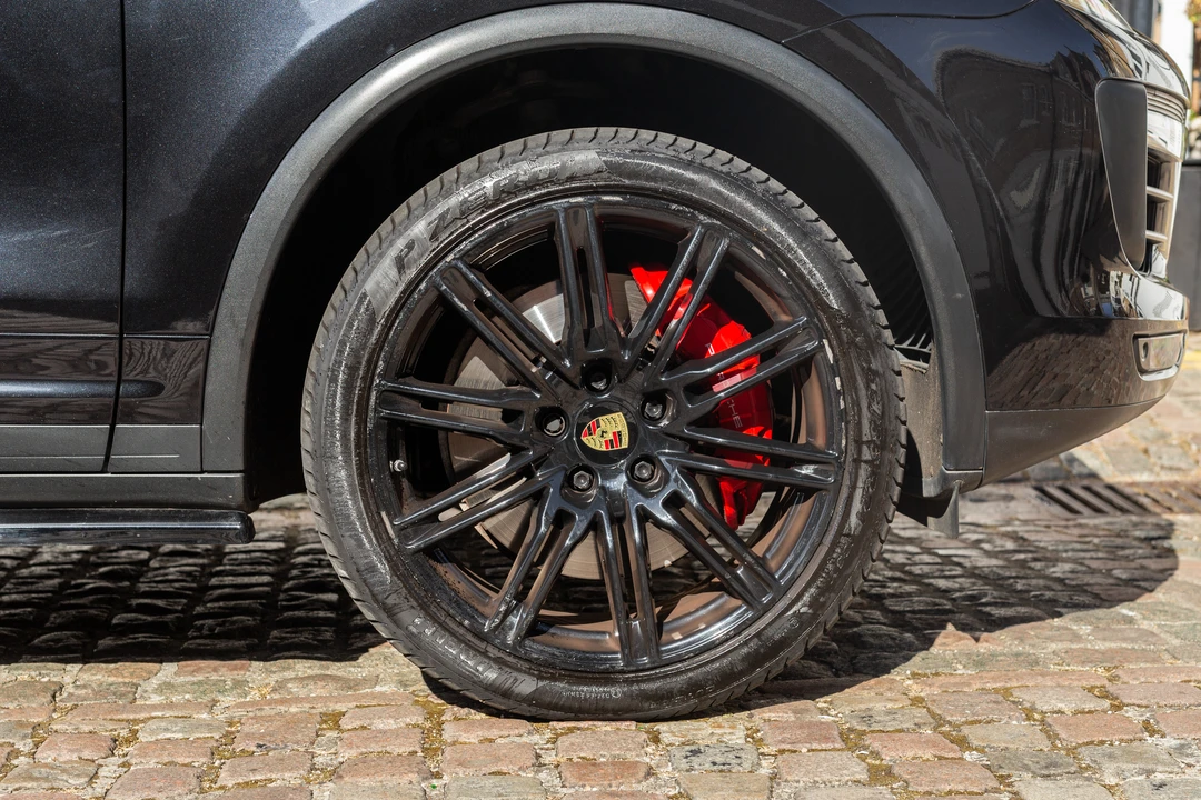 2016 Porsche 958 Cayenne Turbo - Image 26 of 31