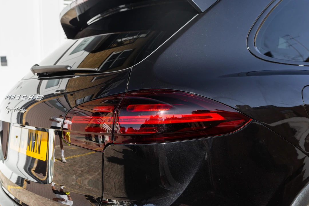 2016 Porsche 958 Cayenne Turbo - Image 13 of 31
