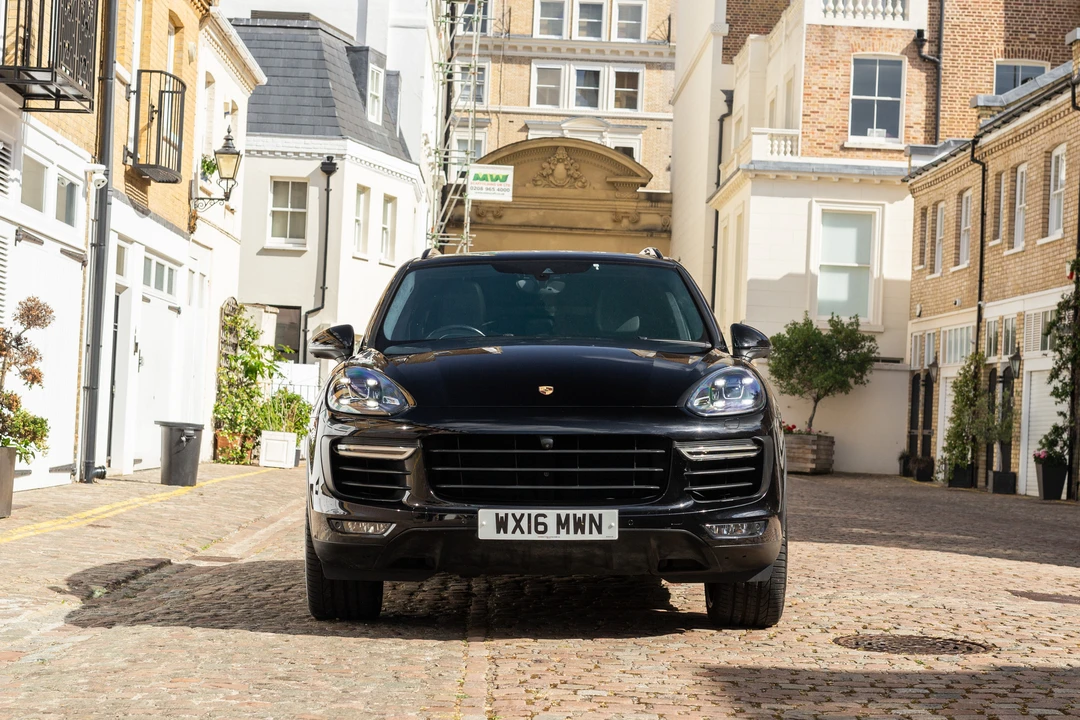 2016 Porsche 958 Cayenne Turbo - Image 10 of 31