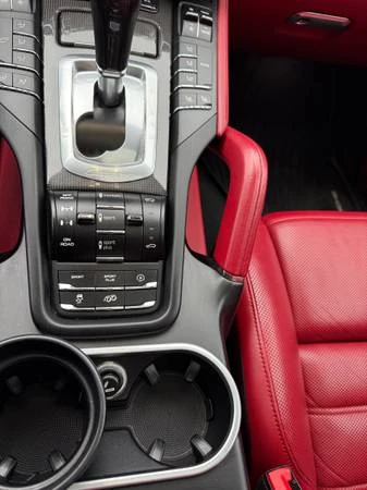 2016 Porsche 958 Cayenne Turbo - Image 16 of 18