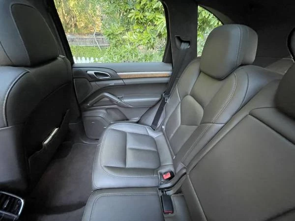 2016 Porsche 958 Cayenne Turbo - Image 10 of 16