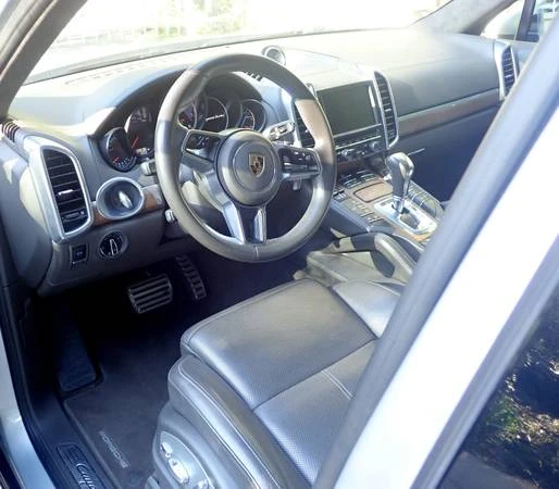 2016 Porsche 958 Cayenne Turbo - Image 6 of 16