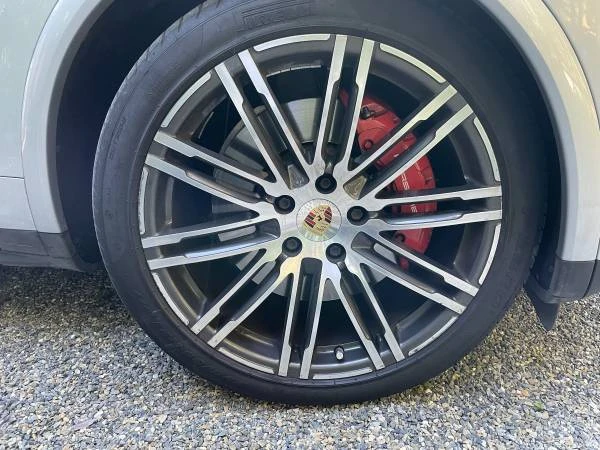 2016 Porsche 958 Cayenne Turbo - Image 4 of 16