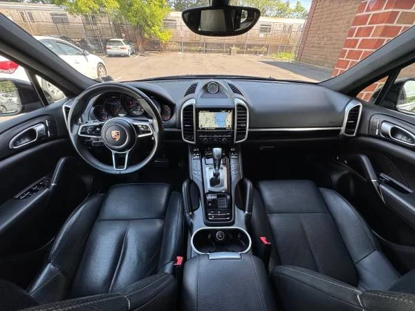 2016 Porsche 958 Cayenne - Image 12 of 20