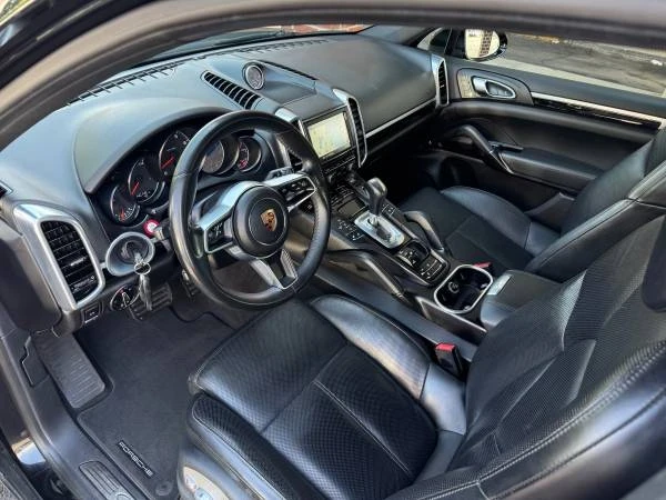 2016 Porsche 958 Cayenne - Image 10 of 20