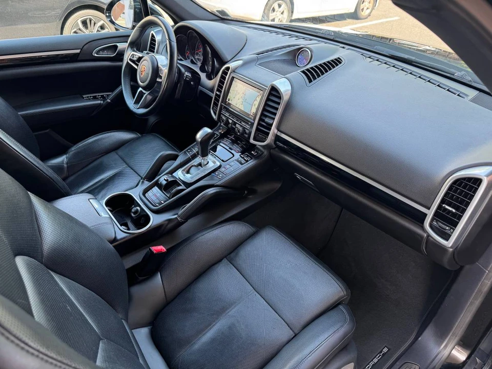 2016 Porsche 958 Cayenne - Image 17 of 20