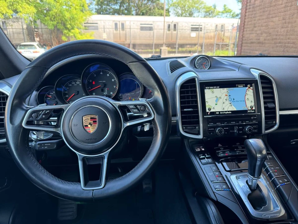 2016 Porsche 958 Cayenne - Image 13 of 20