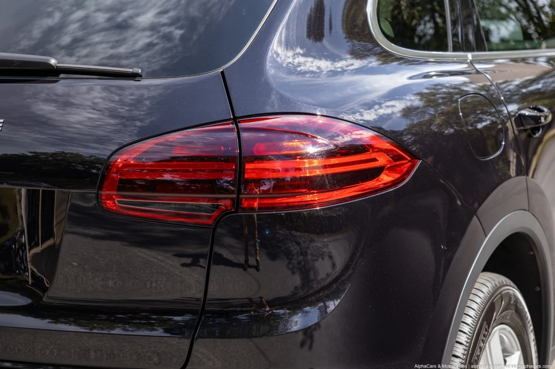 2016 Porsche 958 Cayenne - Image 19 of 21