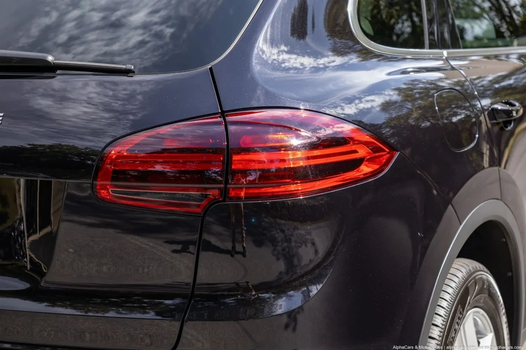2016 Porsche 958 Cayenne - Image 19 of 21