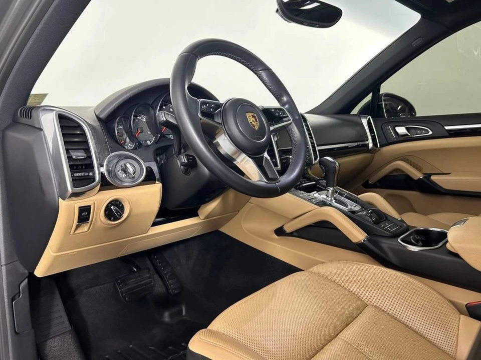 2016 Porsche 958 Cayenne - Image 4 of 5